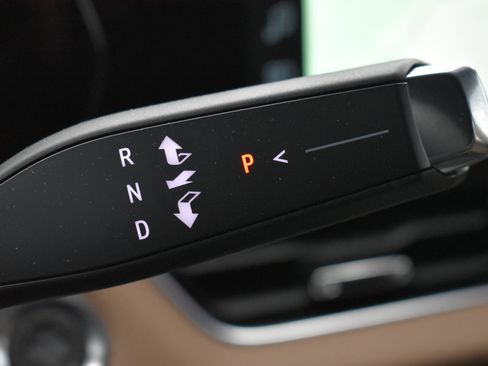 Used 2025 Chevrolet Equinox ACTIV w/ Safety and Technology Package image 23