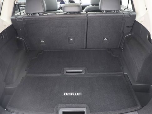 Used 2021 Nissan Rogue Platinum image 30