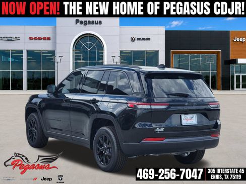 New 2026 Jeep Grand Cherokee Altitude AWD/4WD image 4
