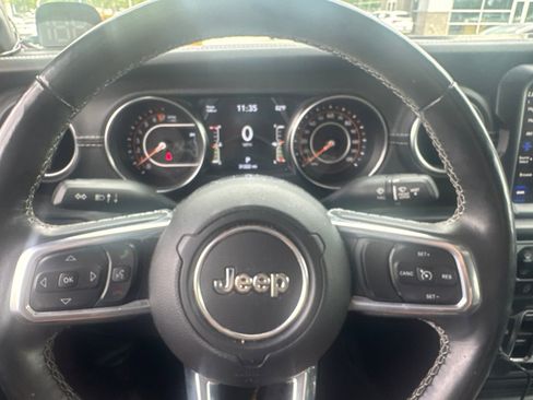 Used 2021 Jeep Gladiator Overland w/ Popular Equipment Package AWD/4WD image 17