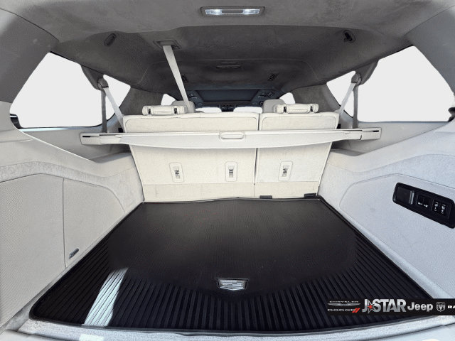 Used 2024 Cadillac Escalade ESV Sport Platinum w/ LPO, ONYX Package AWD/4WD image 32