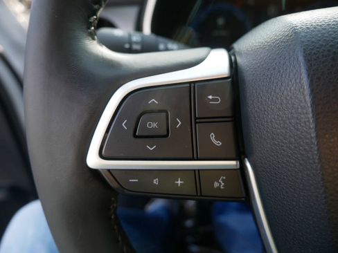 Used 2023 Toyota Highlander Limited image 27