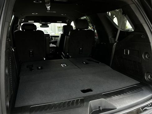Used 2024 Chevrolet Tahoe LT AWD/4WD image 32