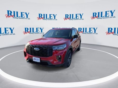 New 2026 Ford Explorer ST-Line w/ ST-Line Street Pack AWD/4WD image 3