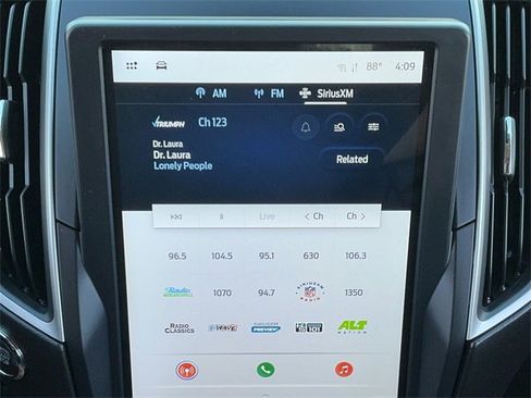 Used 2022 Ford Edge SEL image 17