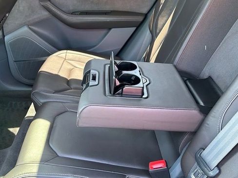 Used 2019 Audi Q8 Prestige w/ Luxury Package AWD/4WD image 19