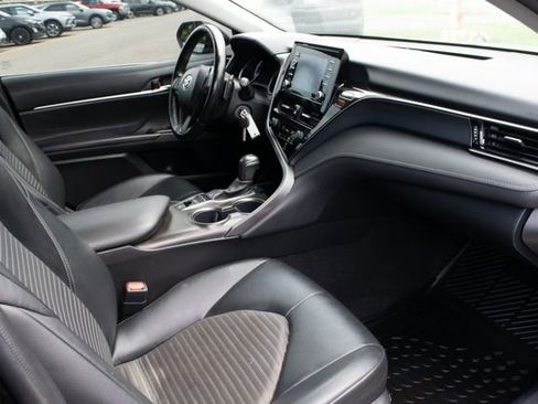 Used 2022 Toyota Camry SE image 21