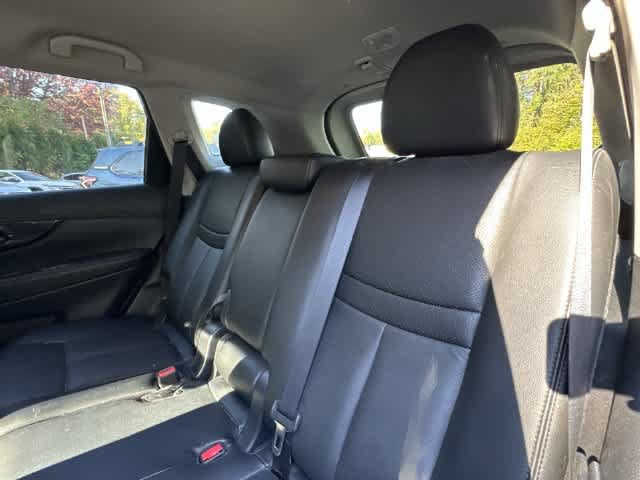 Used 2019 Nissan Rogue SL AWD/4WD image 16