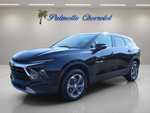 Used 2023 Chevrolet Blazer LT FWD image 6