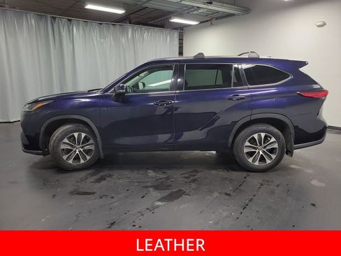 Used 2021 Toyota Highlander XLE image 5