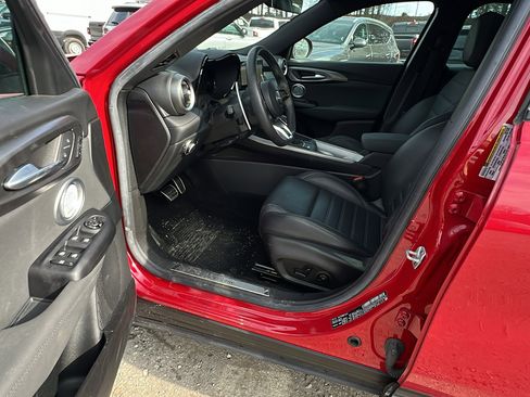 Used 2024 Alfa Romeo Tonale Veloce image 14