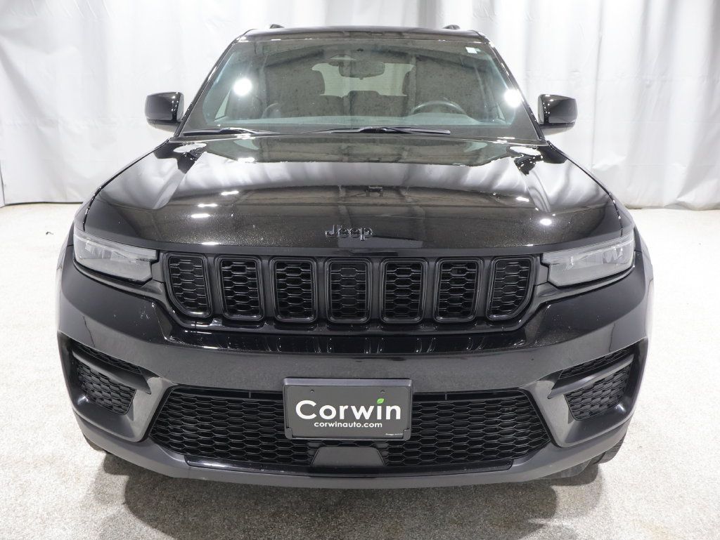 Certified 2023 Jeep Grand Cherokee Altitude AWD/4WD image 8