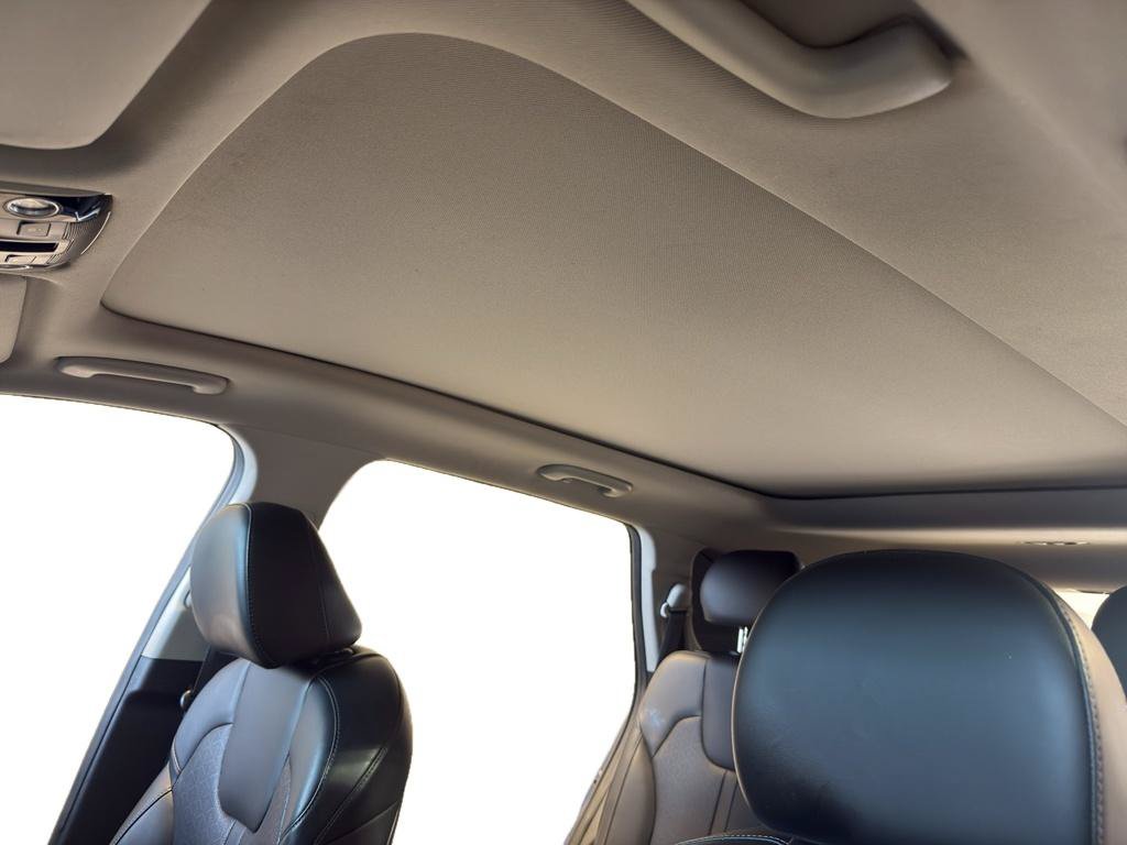 Used 2023 Kia Sorento S w/ Panoramic Sunroof Package FWD image 17
