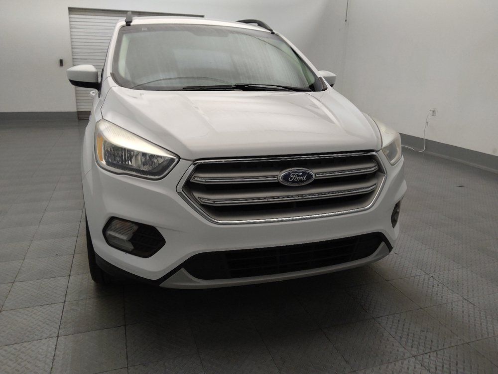 Used 2018 Ford Escape SE FWD image 14