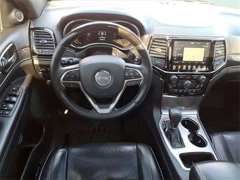 Used 2019 Jeep Grand Cherokee Overland w/ Trailer Tow Group IV image 7