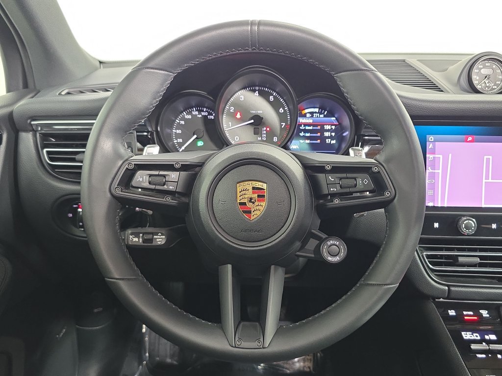 Certified 2025 Porsche Macan S AWD/4WD image 14