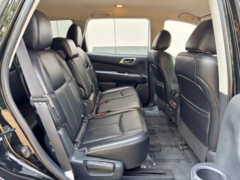 Used 2020 Nissan Pathfinder SL AWD/4WD image 42