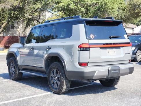Used 2024 Lexus GX 550 AWD/4WD image 3
