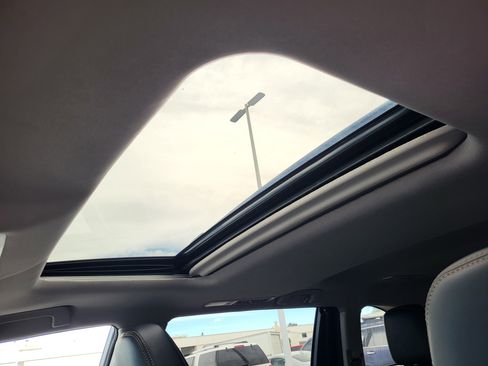 Used 2017 Toyota Highlander XLE image 30