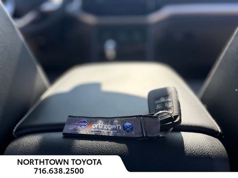 Used 2022 Volkswagen Atlas SE image 40