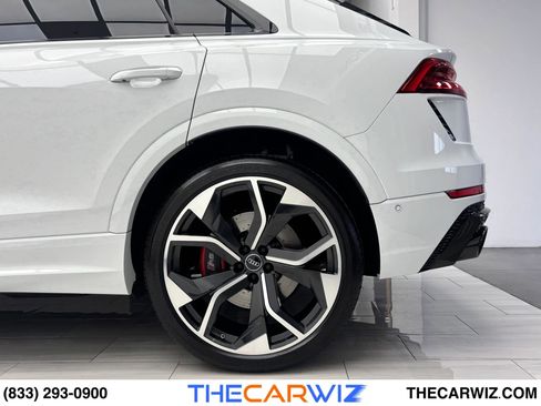 Used 2020 Audi RS Q8 w/ Carbon Optic Package image 21