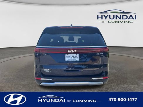 Used 2024 Kia Carnival LX FWD image 7