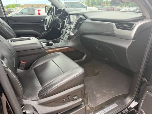 Used 2018 Chevrolet Suburban LT AWD/4WD image 16