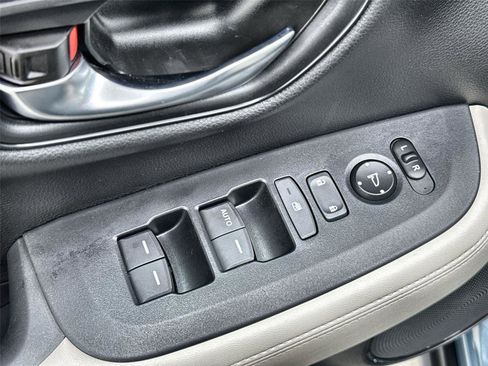 Used 2025 Honda HR-V LX image 12