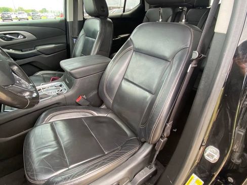 Used 2020 Chevrolet Traverse LT w/ Driver Confidence II Package AWD/4WD image 10