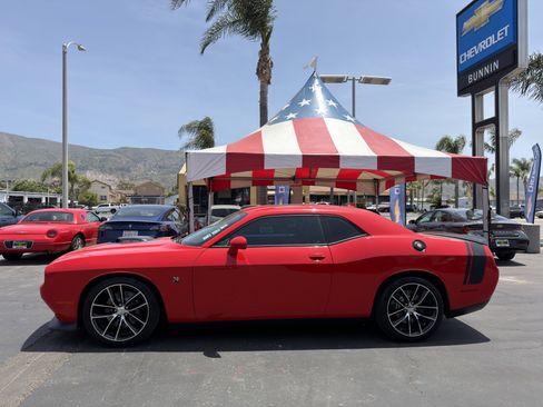 Used 2016 Dodge Challenger R/T Scat Pack RWD image 5