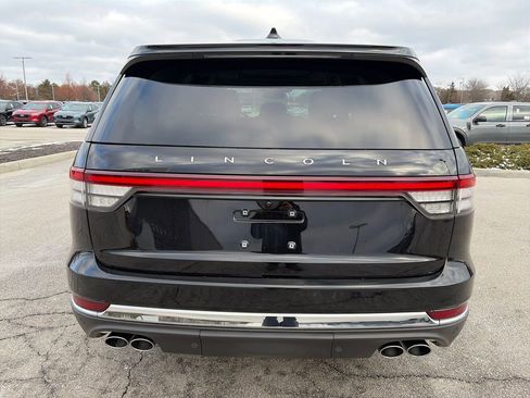 Used 2025 Lincoln Aviator AWD image 6