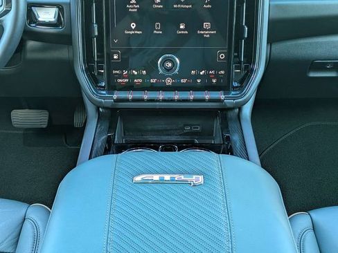 Used 2025 GMC Yukon XL AT4 w/ AT4 Premium Plus Package AWD/4WD image 22