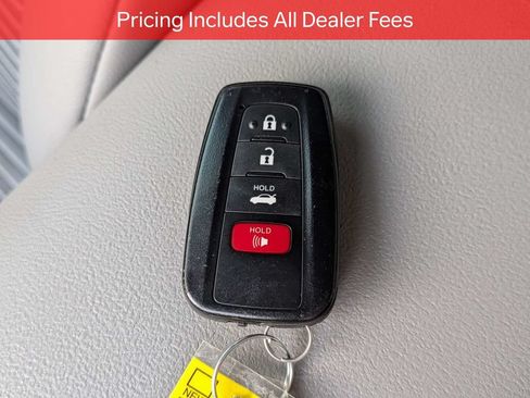 Used 2021 Toyota Camry SE w/ Convenience Package FWD image 29