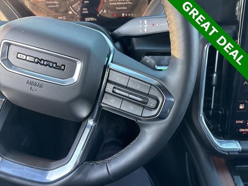 Used 2025 GMC Yukon Denali image 24