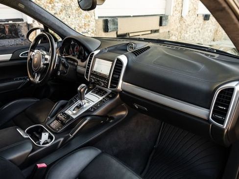Used 2012 Porsche Cayenne Turbo AWD/4WD image 64
