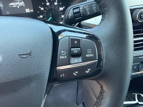 Used 2022 Ford Escape SEL w/ Equipment Group 302A AWD/4WD image 19