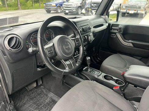 Used 2018 Jeep Wrangler Unlimited Sport S AWD/4WD image 27