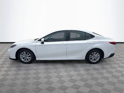 Used 2025 Toyota Camry LE FWD image 4