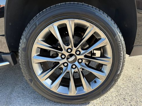 Used 2019 Cadillac Escalade Luxury w/ Escalade Sport Edition RWD image 8