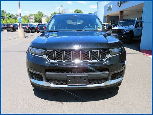 Used 2023 Jeep Grand Cherokee L Limited AWD/4WD image 3