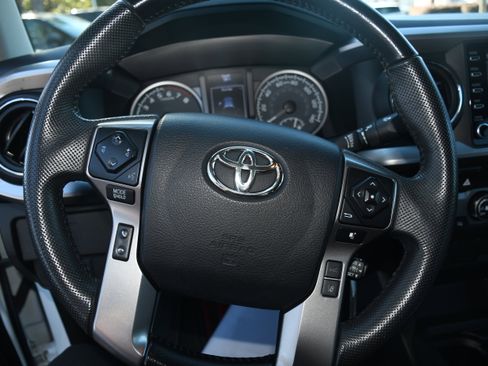 Used 2022 Toyota Tacoma SR5 image 12