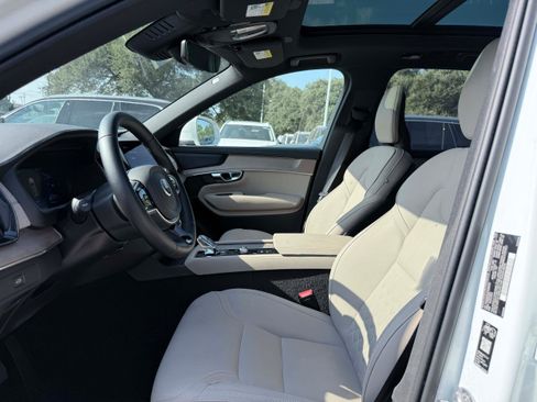 Certified 2026 Volvo XC90 B6 Plus AWD/4WD image 10