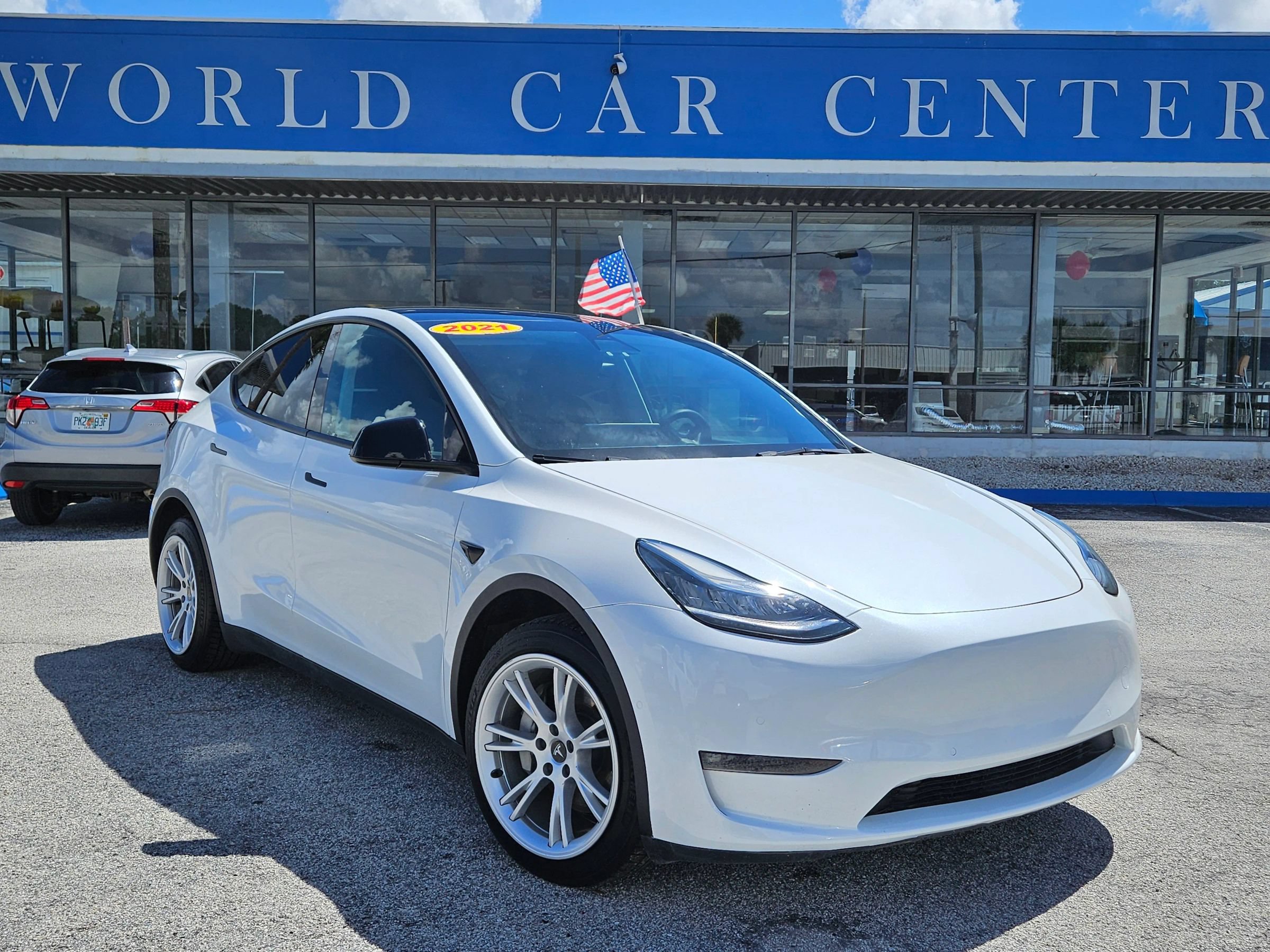 Used 2021 Tesla Model Y Long Range AWD/4WD image 1