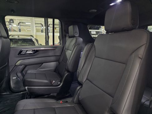 New 2026 Chevrolet Suburban LT w/ Comfort Package image 15