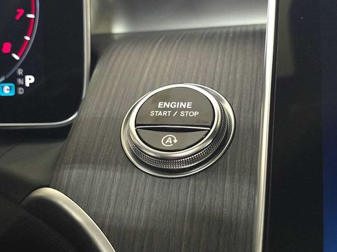 Used 2026 Mercedes-Benz GLC 300 4MATIC image 37