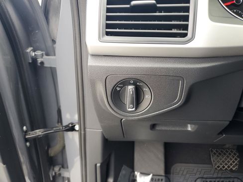 Used 2021 Volkswagen Atlas Cross Sport SE w/ Panoramic Sunroof Package image 32