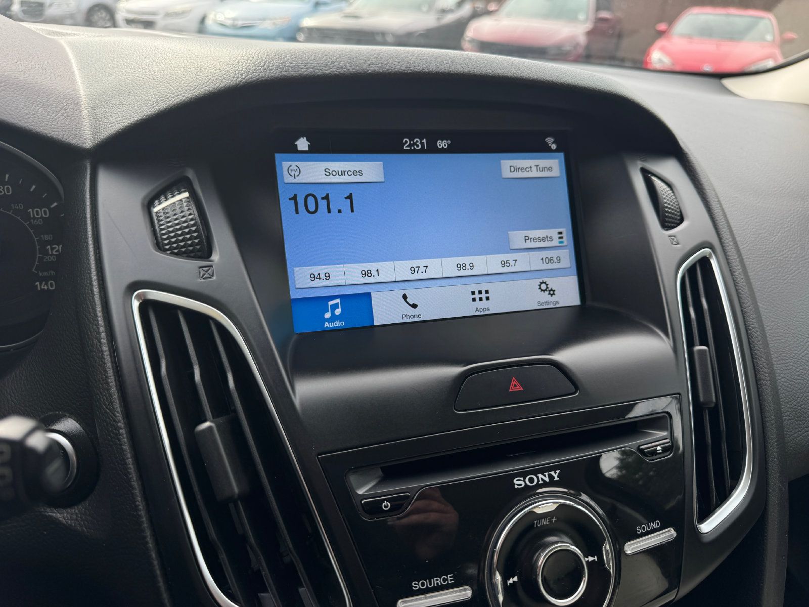 Used 2016 Ford Focus Titanium FWD image 23