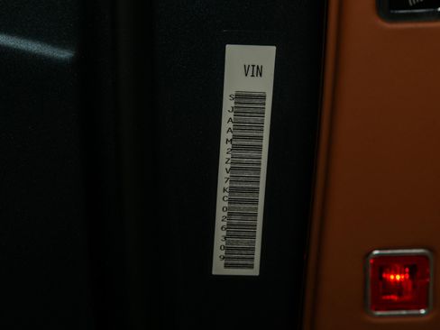 Used 2019 Bentley Bentayga image 47