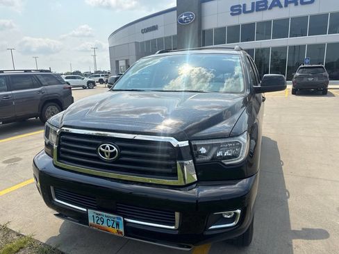 Used 2019 Toyota Sequoia TRD Sport w/ TRD Sport Premium Package AWD/4WD image 9
