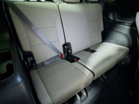 Certified 2025 Chevrolet Traverse LT image 25